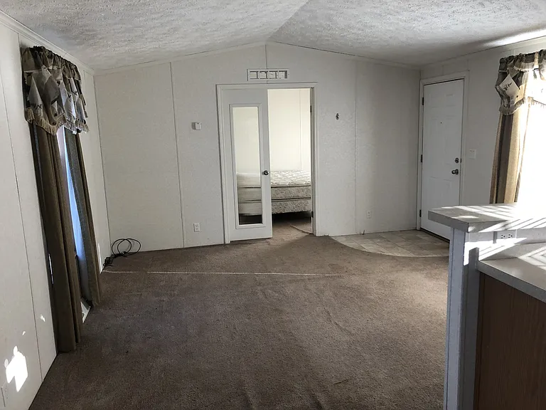 211 Main St S — Photo 7