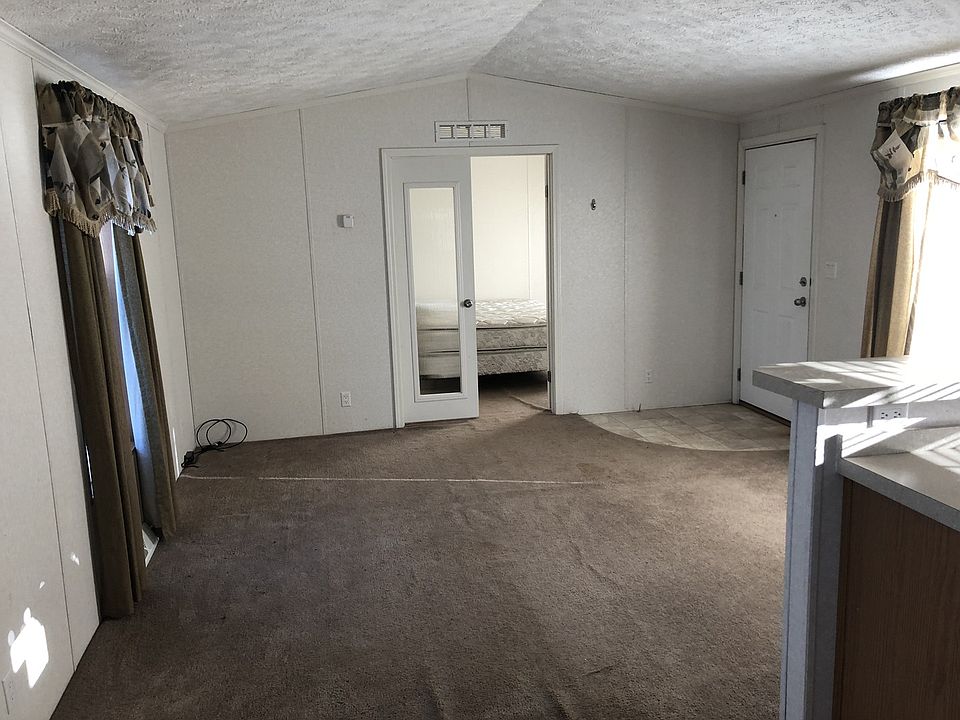 1st image of 211 Main St S