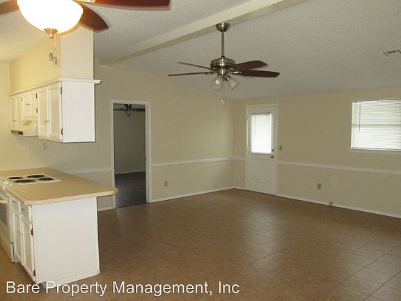 4th image of 4927 Oakbrook Dr