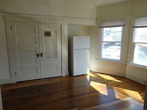 2nd image of 326 Grape St