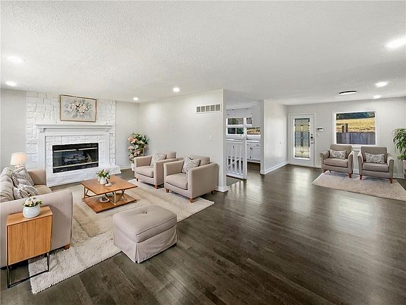 2nd image of 2958 N 59th St