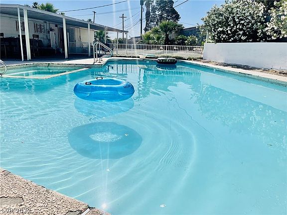 3rd image of 2749 Del Mar Ct
