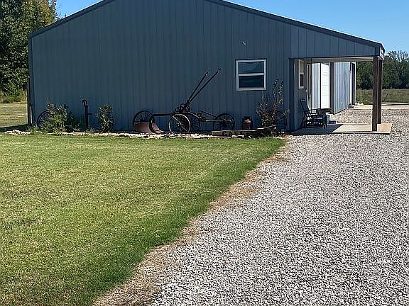 2nd image of 224 S 160th St