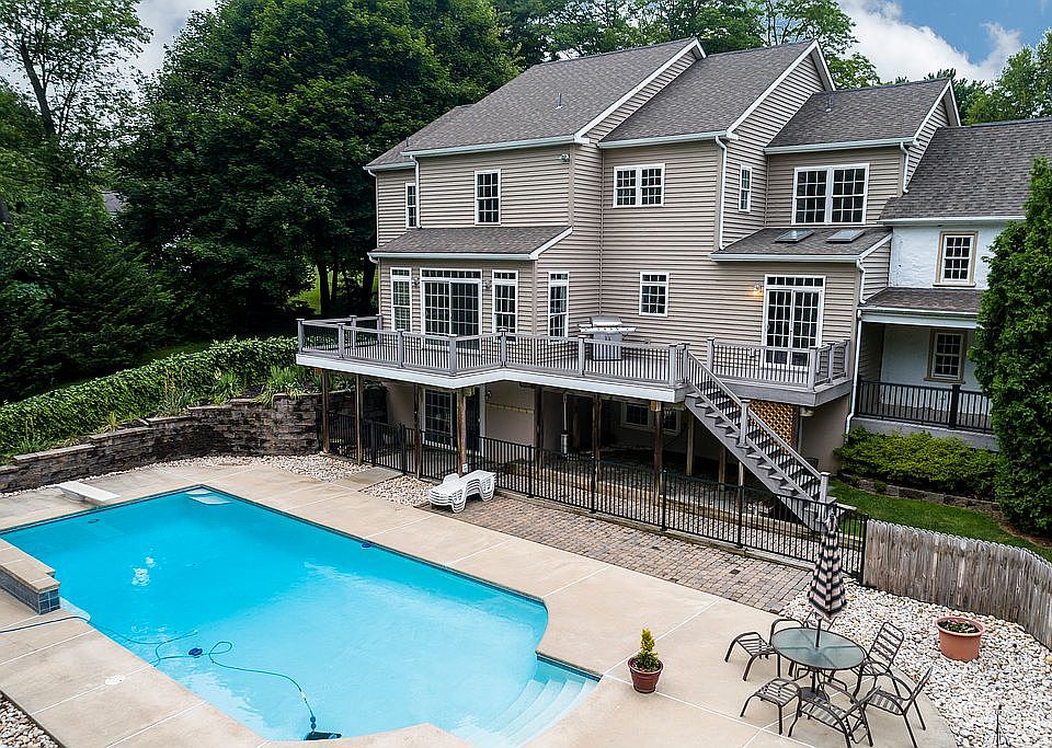2nd image of 109 Broad Meadow Ave