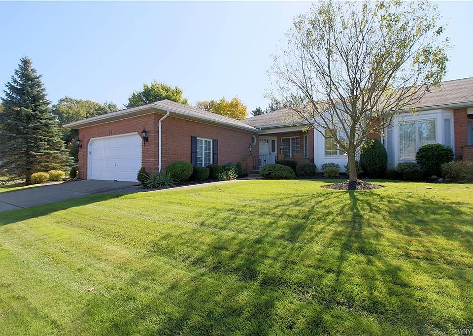 1st image of 13 Hampton Hill Dr
