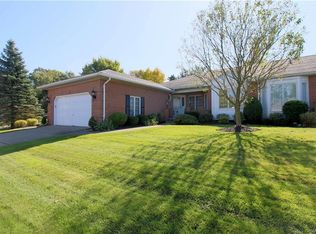 13 Hampton Hill Dr, Buffalo, NY 14221