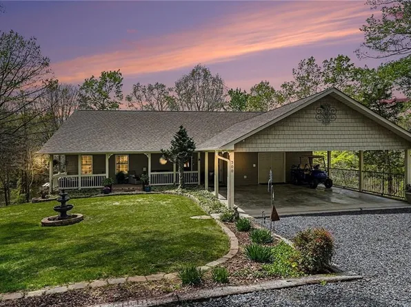 300 Somerset Dr, Reidsville, NC 27320