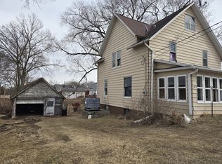 302 N Bluff St, Albany, IL 61230
