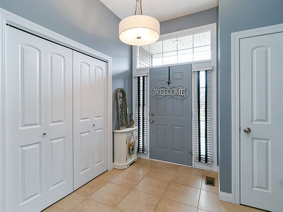 2nd image of 5562 N Ridge Cir