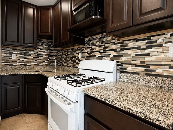 3rd image of 50 Johnson St #2N