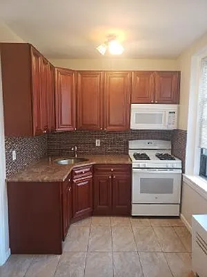 Rented by NY Metro Realty Group | media 15