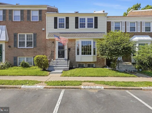 8074 Powderbrook Ln, Springfield, VA 22153