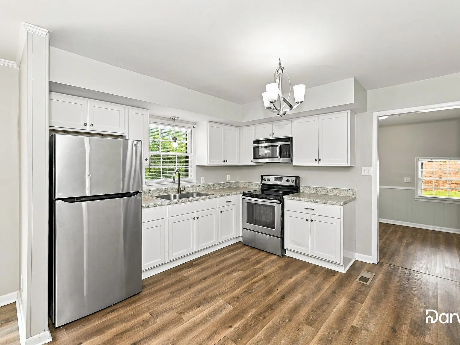 4 bed, 2.5 bath, 2267 sqft, $2,580 — Photo 2