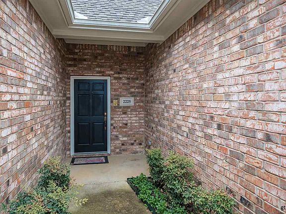 4th image of 2225 Dietz Ln