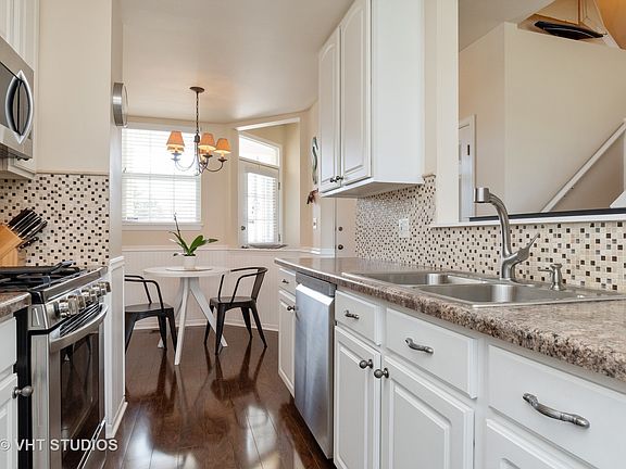 3rd image of 2821 White Thorn Cir