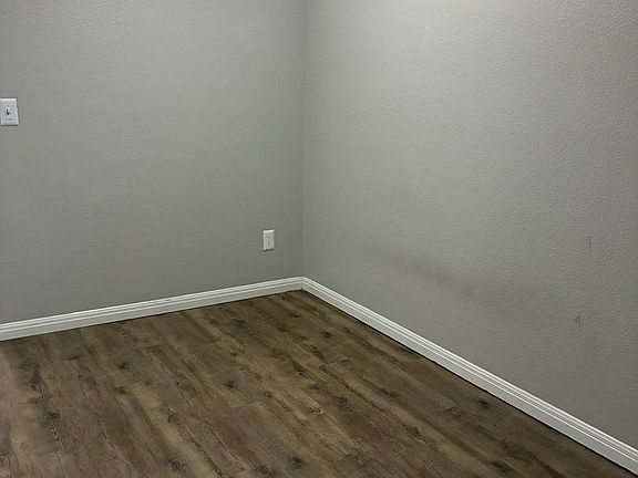4th image of 105 N Lacy Dr #H
