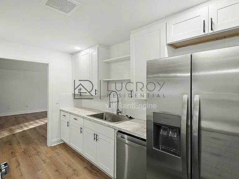 816 Winthrop Cir — Photo 14