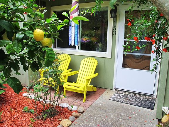 2nd image of 153 Harbor Oaks Cir