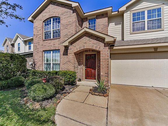 2nd image of 15831 Sonoma Park Dr