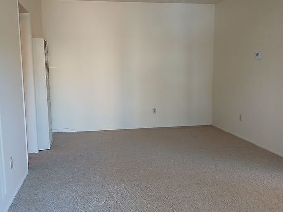 4th image of 835 W 10th St #835