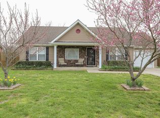 1832 Moonlight Dr, La Vergne, TN 37086