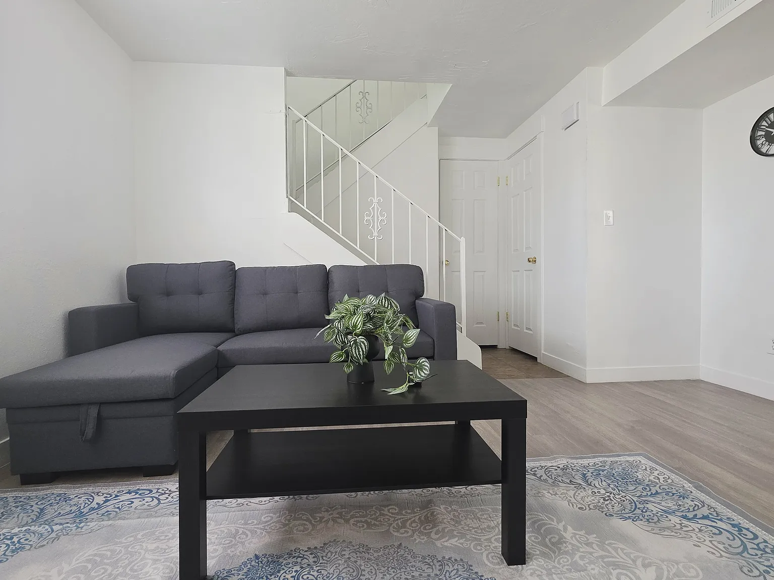 2 bed, 1.5 bath, 1100 sqft, $1,700 — Photo 3