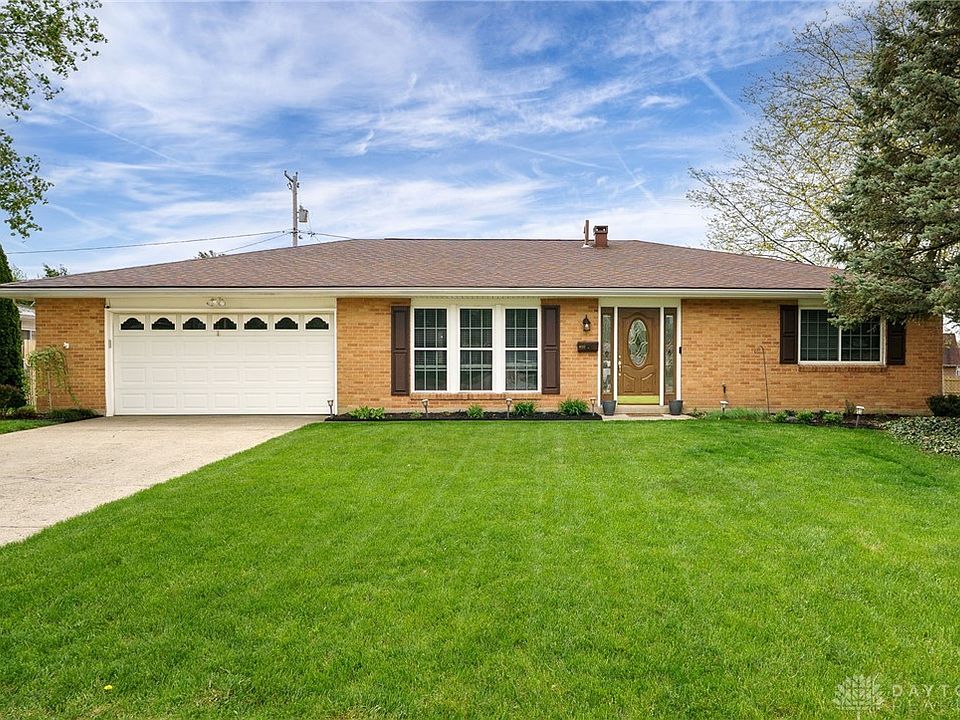 1st image of 610 Village Ct