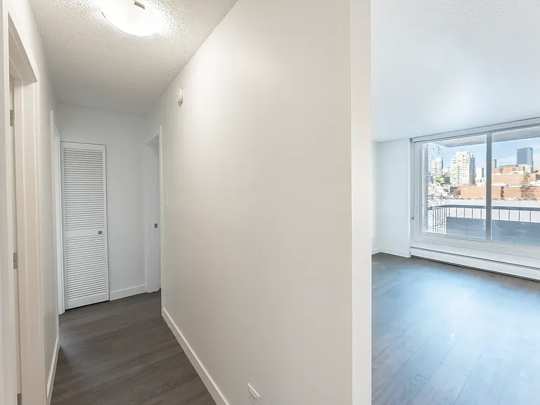2010 Hope St SW #104 — Photo 54