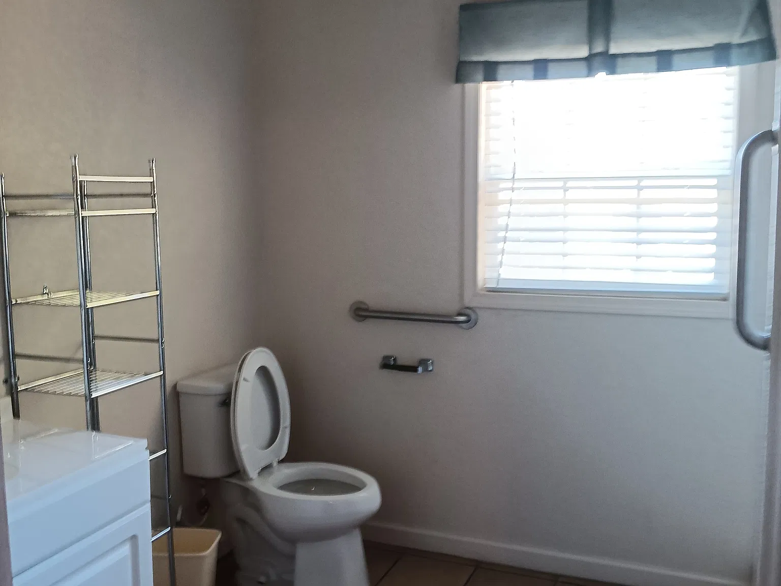 2 bed, $1,600 — Photo 4