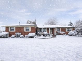 38151 Seaway Ct, Harrison Township, MI 48045
