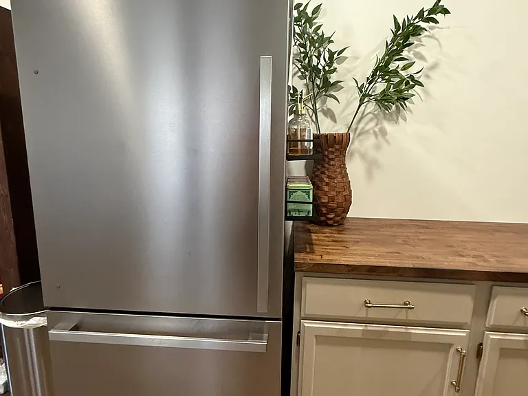 9404 Clifton Blvd — Photo 15