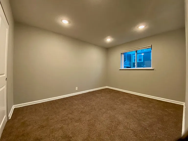 Marlborough Apartments — Photo 17