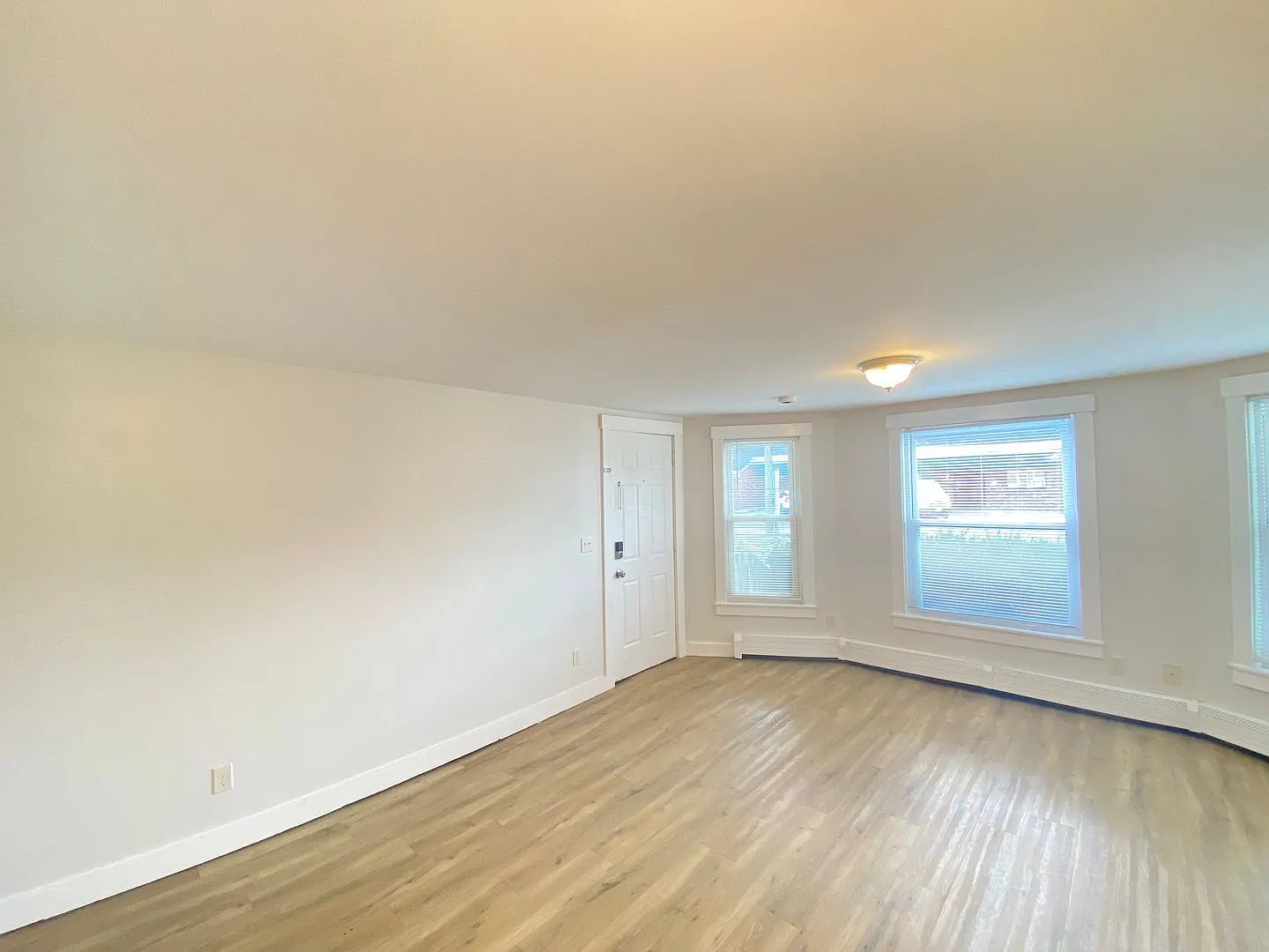 1 bed, 1.0 bath, $1,395 — Photo 4