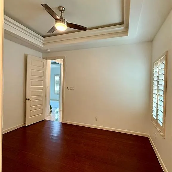 2818 Esmeralda St — Photo 19