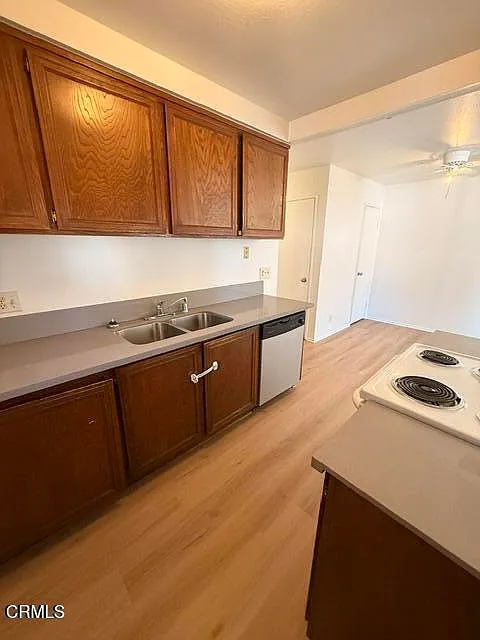 2 bed, 1.0 bath, 856 sqft, $2,550 — Photo 4