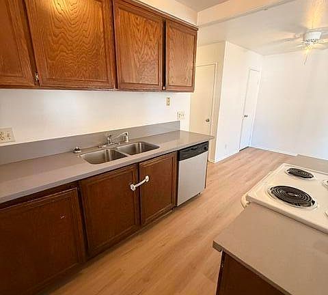 4th image of 2636 Tiller Ave