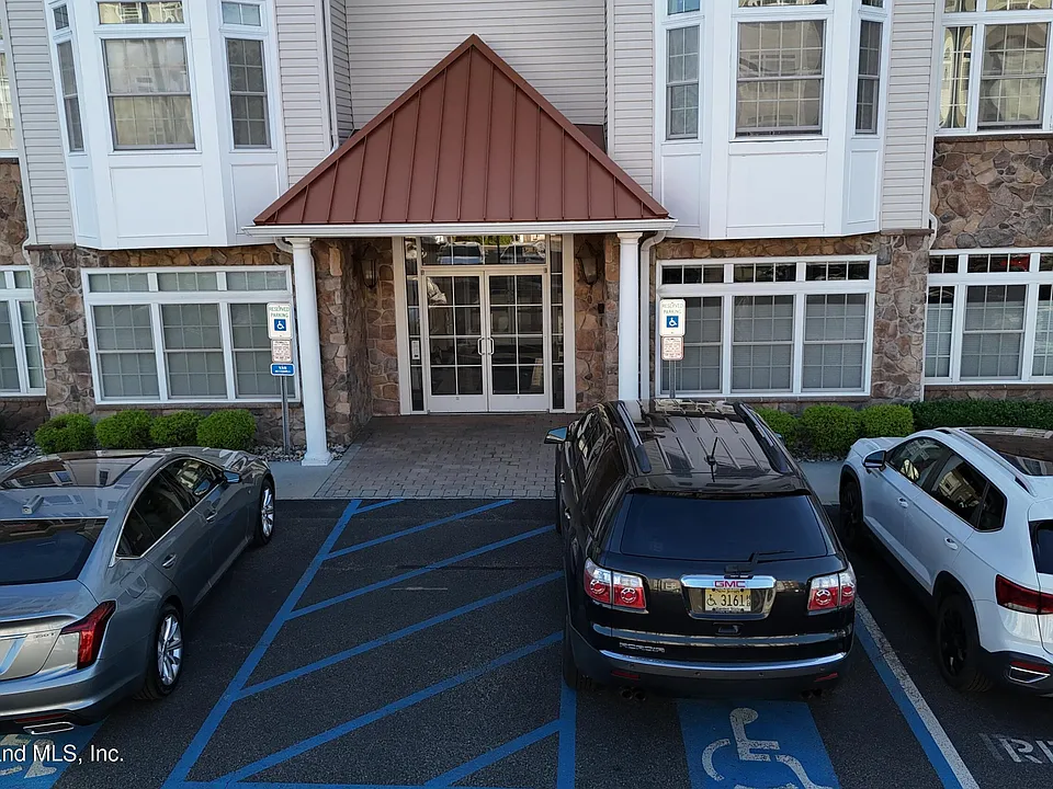 102 E Elizabeth Ave #308