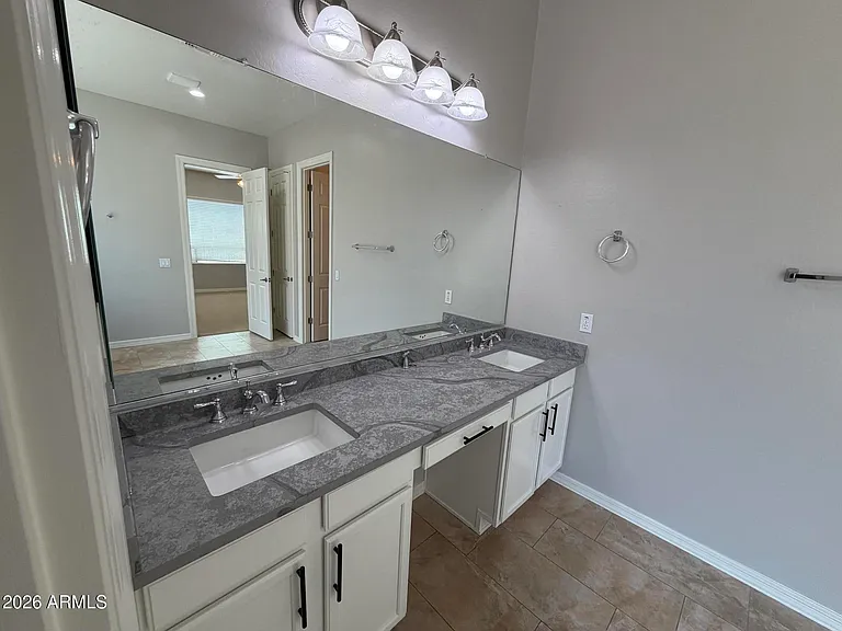 2417 E Iris Dr — Photo 20