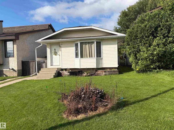 4116 50th Ave, Cold Lake, AB T9M 2B3