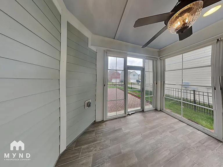 1033 Pemberly Ave — Photo 23