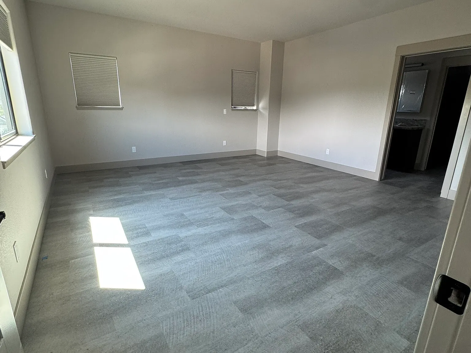 2 bed, 1408 sqft, $2,550 — Photo 3