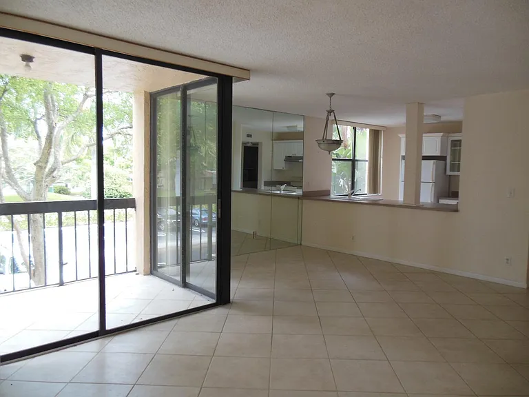 500 Egret Cir #8211 — Photo 7