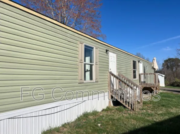 20 Coach Crest Dr, Asheville, NC 28806