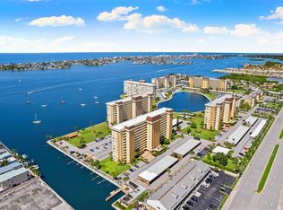 4550 Cove Cir APT 501, Saint Petersburg, FL 33708