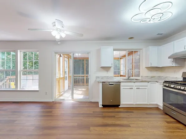 4692 Queens Grove St, White Plains, MD 20695