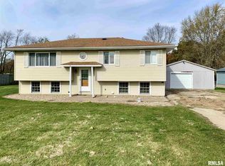 687 William Dr, Knoxville, IL 61448