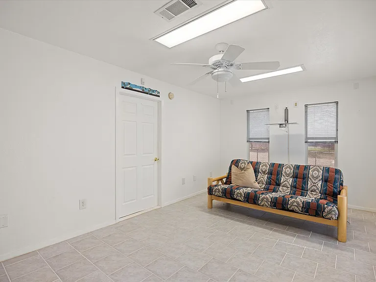 417 Sky Harbour Ct — Photo 20