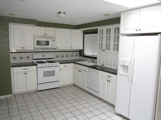 3rd image of 134 Standish Ln