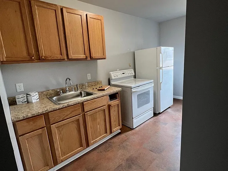 202 S Samuel St #5 — Photo 4