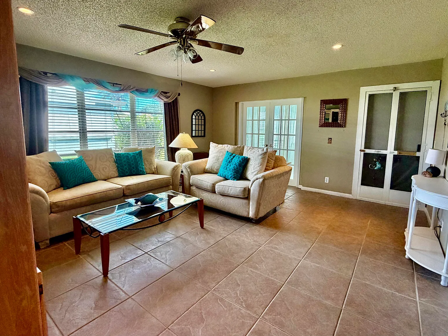 2 bed, 2.0 bath, 1175 sqft, $2,300 — Photo 4